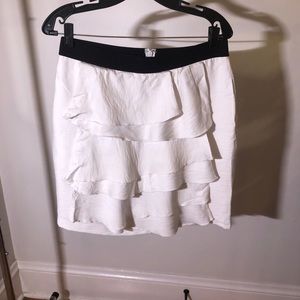 💫 3 for $30 💫 BCBG ruffle front skirt